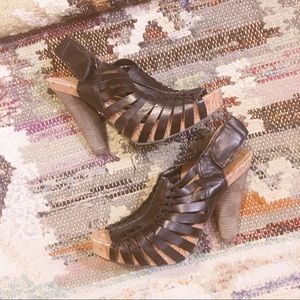 The Perfect Leather Strappy Sandal, 6 1/2